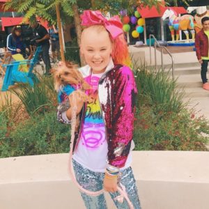 Jojo Siwa's Height - How Tall is She in Feet and Centimeters